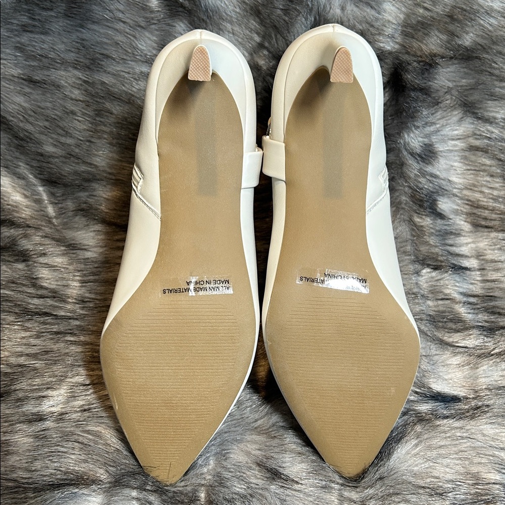NEW Dolce Vita Gavani Pointed Toe Heeled Bootie Ivory Women’s 9.5 - Picture 9 of 11